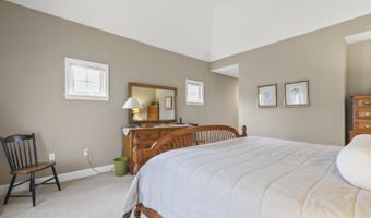 2 Amberwood Ct 2, Bourne, MA 02532