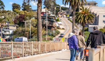 207 Kingsbury Dr, Aptos, CA 95003