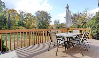 9 S Amundsen Ln, Airmont, NY 10901