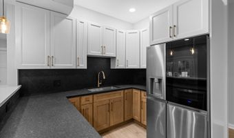 330 OAK HILL Ct, Antioch, IL 60002