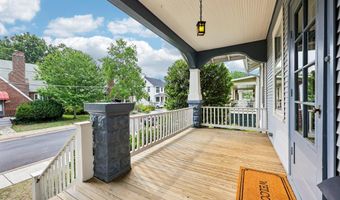526 N IVY St, Arlington, VA 22201