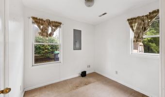 56 Miracle Ln, Albany, NY 12211