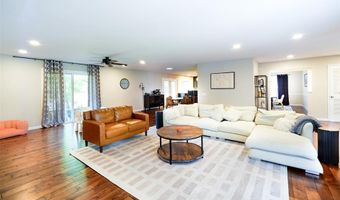 1012 Stuyvesant Ln, Ballwin, MO 63011