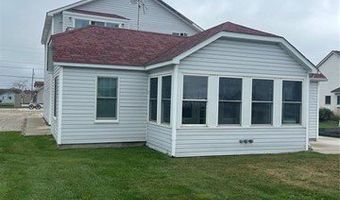 7843 Stark Dr, Algonac, MI 48001