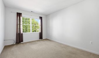 25 Brittany Ct, Atlantic Highlands, NJ 07716