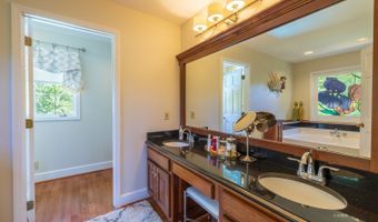 8193 Lavelle Rd, Athens, OH 45701