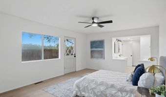810 Omar Dr, Escondido, CA 92025