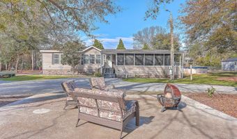 208 Catfish Landing Cir, Bonneau, SC 29431