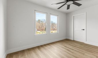 10541 E Brainerd Rd, Apison, TN 37302