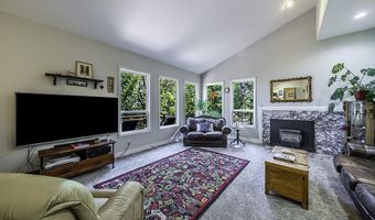 1000 Ivy Ln, Ashland, OR 97520
