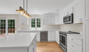 6 Kristen Way, Clinton, CT 06413