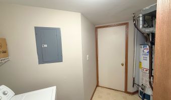 1111 Saint Andrews Ct, Algonquin, IL 60102