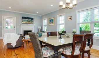 19 Eustis Ave, Newport, RI 02840