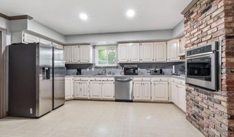 9888 W Tams Dr, Baton Rouge, LA 70815