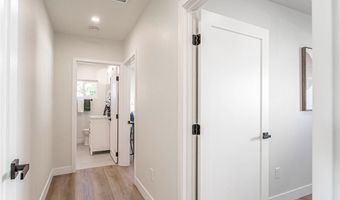 482 Mountain View St, Altadena, CA 91001