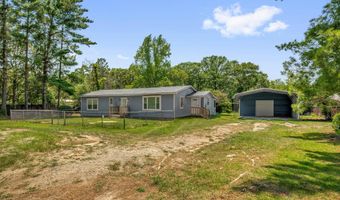 157 Flat Rock Ln, Aberdeen, NC 28315