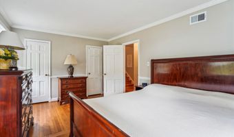 8710 LOWELL St, Bethesda, MD 20817