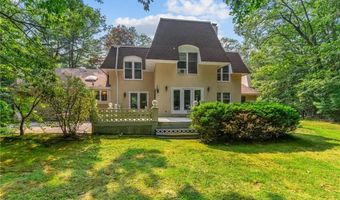 300 Country View Dr, Warwick, RI 02886
