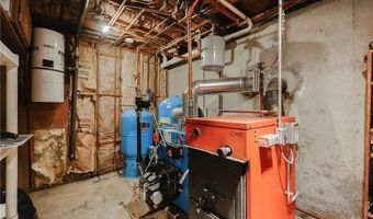 85 Indian Trl, Glocester, RI 02814