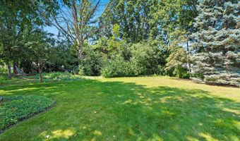 2407 S CLOVER Ln, Appleton, WI 54915