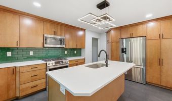 807 Hillcrest Dr, Ashland, OH 44805