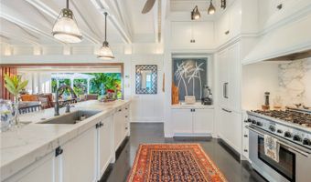 1586 Mokulua Dr, Kailua, HI 96734