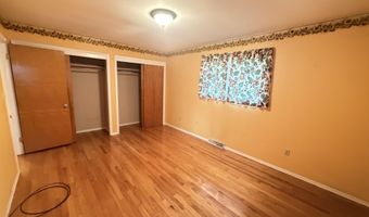 4 Nicholas Dr, Albany, NY 12205