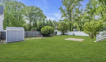 2 8th St, Aberdeen, NJ 07747
