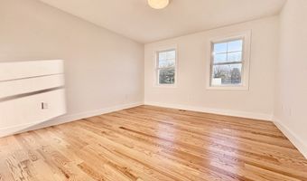 8 Country Ln, Billerica, MA 01821