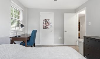 6812 LAMP POST Ln, Alexandria, VA 22306
