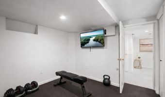 5714 HUNTINGTON Pkwy, Bethesda, MD 20814