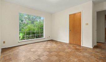 8590 Lynnehaven Dr, Amberley, OH 45236