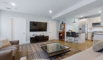 111 B St 5, Boston, MA 02127