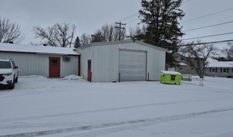 118 S 4TH St, Abbotsford, WI 54405