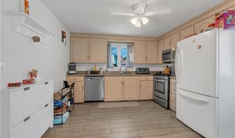 35 Pleasant View Dr, North Providence, RI 02904