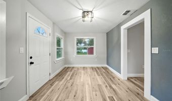 203 HERBERT St, Auburndale, FL 33823