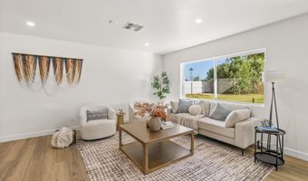 2029 W SHAWNEE Dr, Chandler, AZ 85224