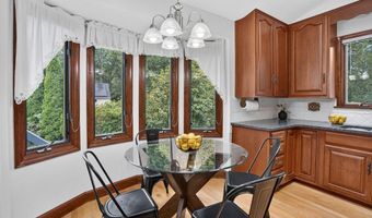 8 Marion Ave, Andover, MA 01810