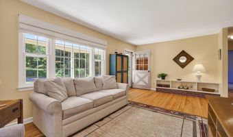 8 Liberty Rdg, Clinton, CT 06413