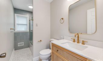 3326 Bonneville Dr, Charlotte, NC 28205