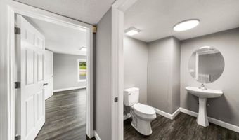 4 Green St, Athens, TN 37303