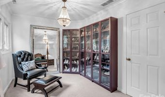 8 Sunny Ridge Dr, Asheville, NC 28804