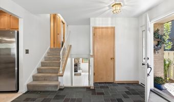 827 N Douglas Ave, Arlington Heights, IL 60004