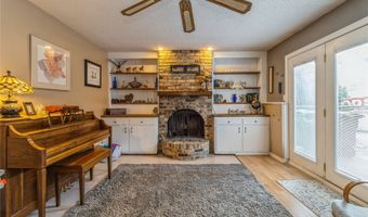 1002 3rd St SW, Altoona, IA 50009
