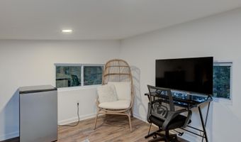 576 Pine Grove Rd, Beattyville, KY 41311