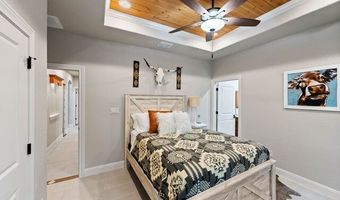 140 Wood Valley Dr, Adkins, TX 78101