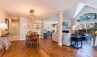 13 Hollyhock Knoll Ct 13, Bourne, MA 02532
