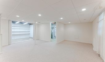 8202 EXCALIBUR Ct, Annandale, VA 22003