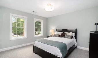 42 E Lantern Rd, Lincoln, RI 02865