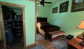 125 B Rolling Bend Rd, Alvord, TX 76225